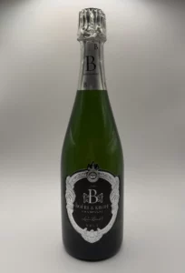 Bouteille de Champagne Boërl & Kroff Cuvée Louis Brossard 2014, étiquette en étain inspirée du Second Empire, cuvée de prestige élaborée à Urville.